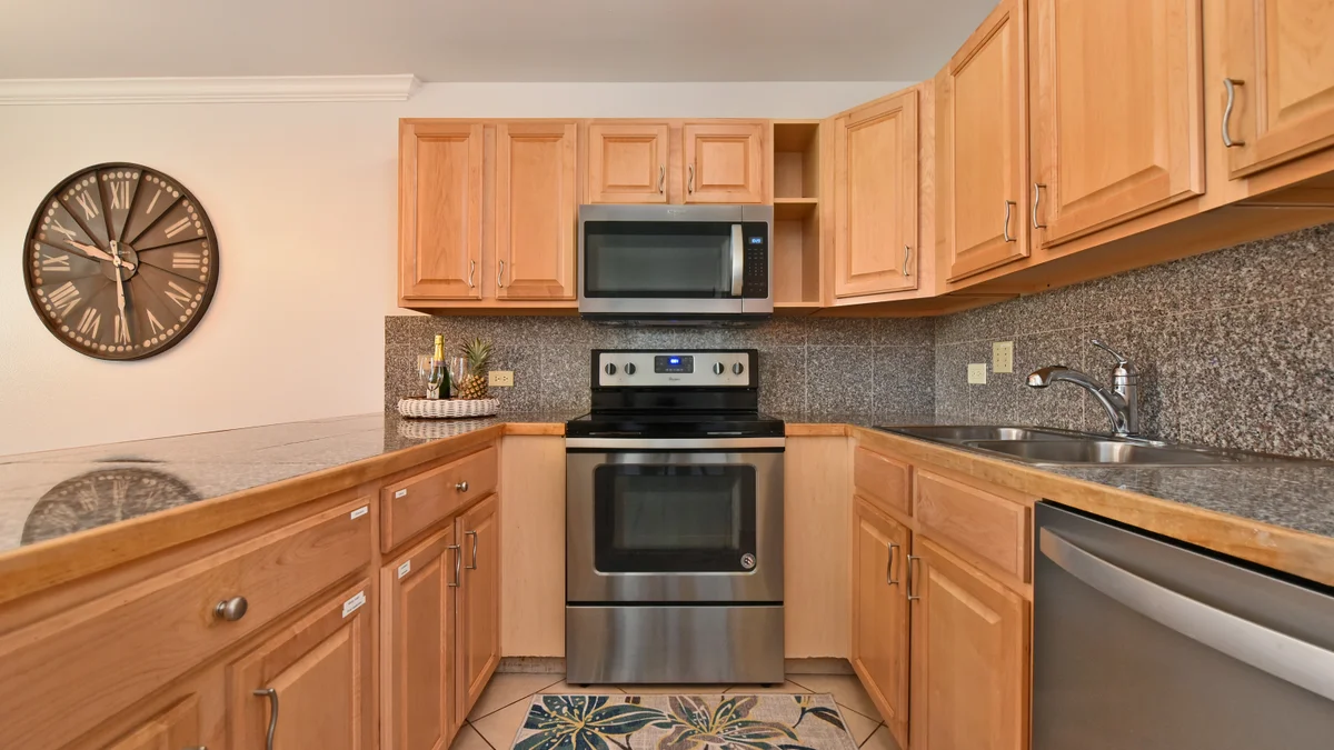 .Kamaole Sands 8203