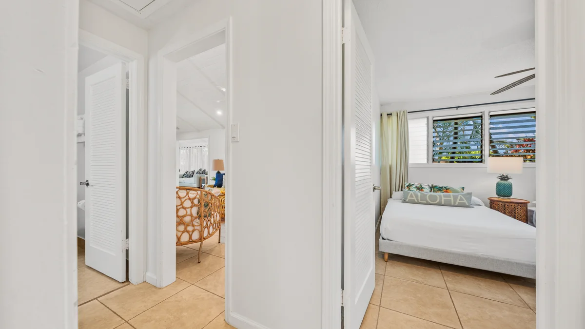 International Colony Club 37