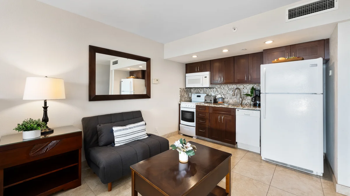 .Royal Kahana 1103