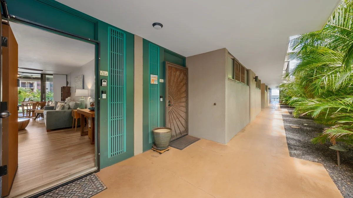 Hale Ono Loa 104