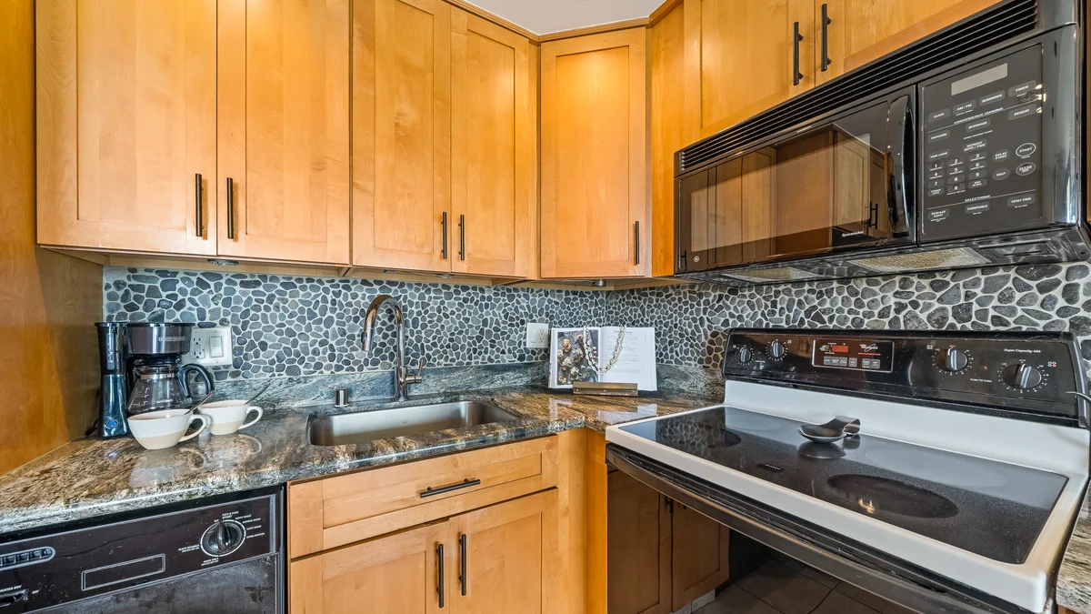 Kihei Surfside 306