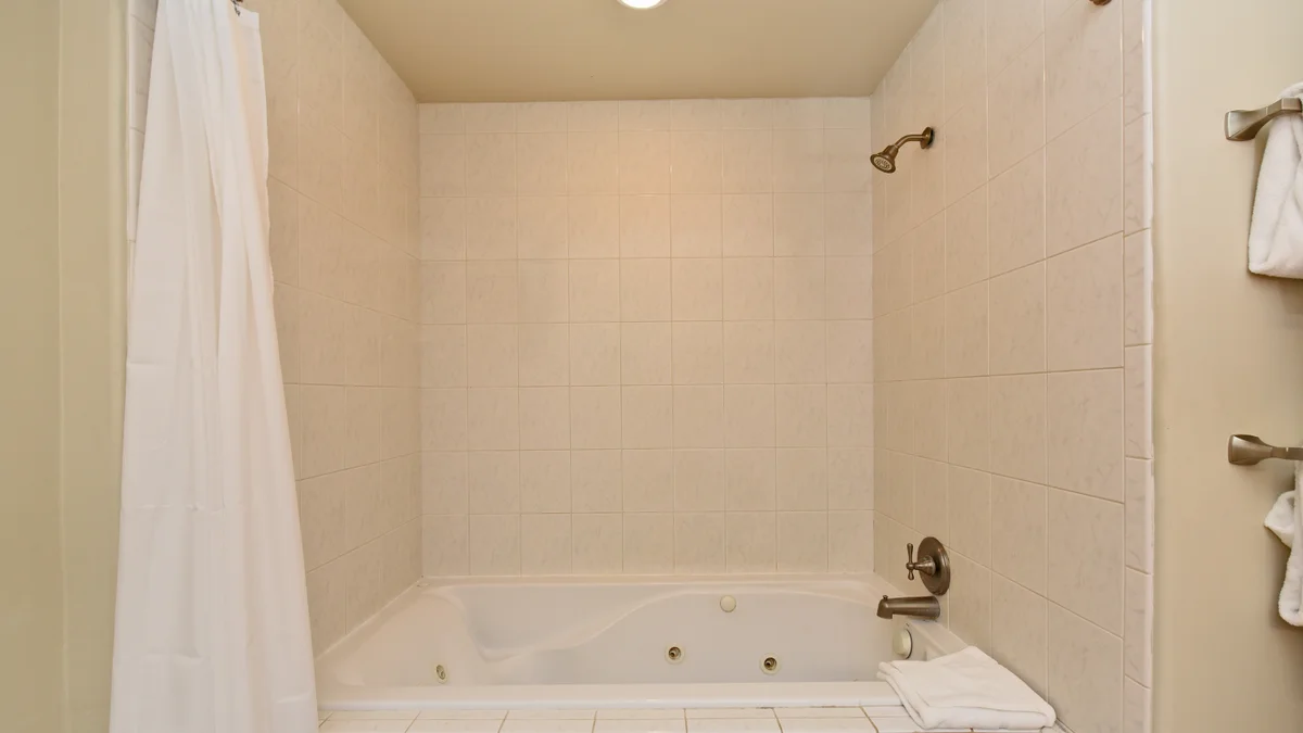 FEMA Kaanapali Royal E101