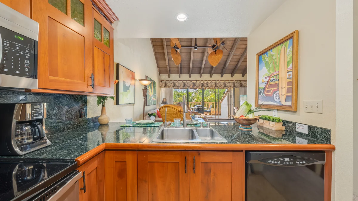 .Maui Kamaole B205