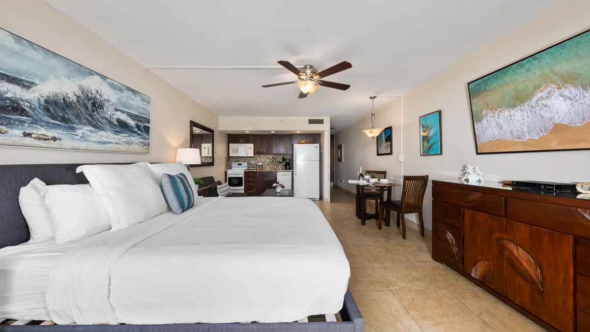 .Royal Kahana 1103