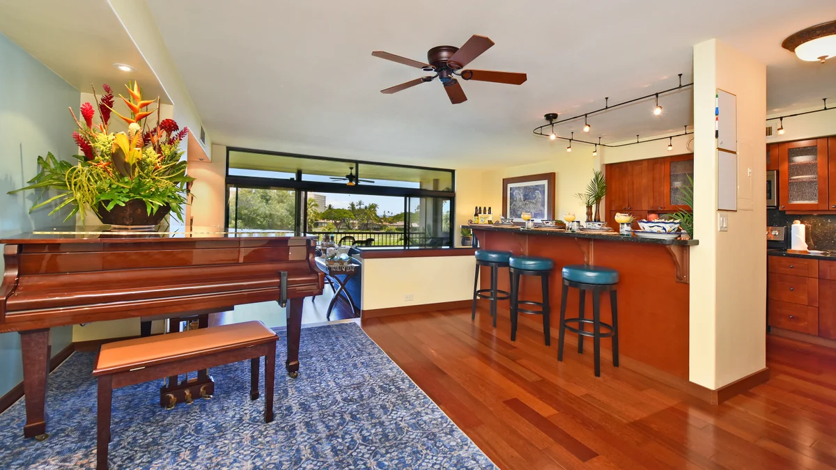 Kaanapali Royal D302