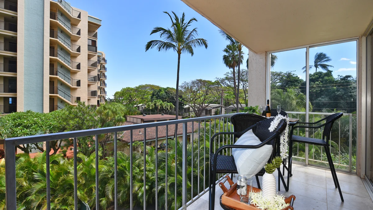 Royal Kahana 301