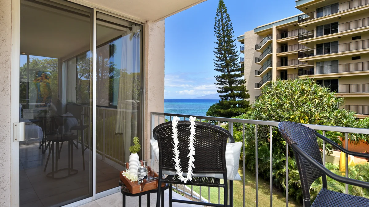Royal Kahana 301