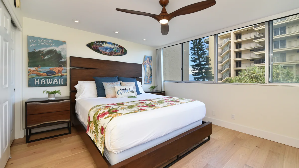 Royal Kahana 301