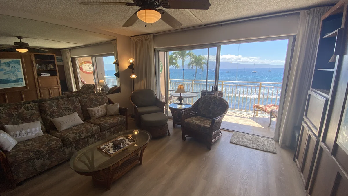 FIRE Lahaina Roads 303