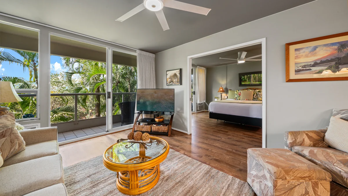 Maui Banyan H207