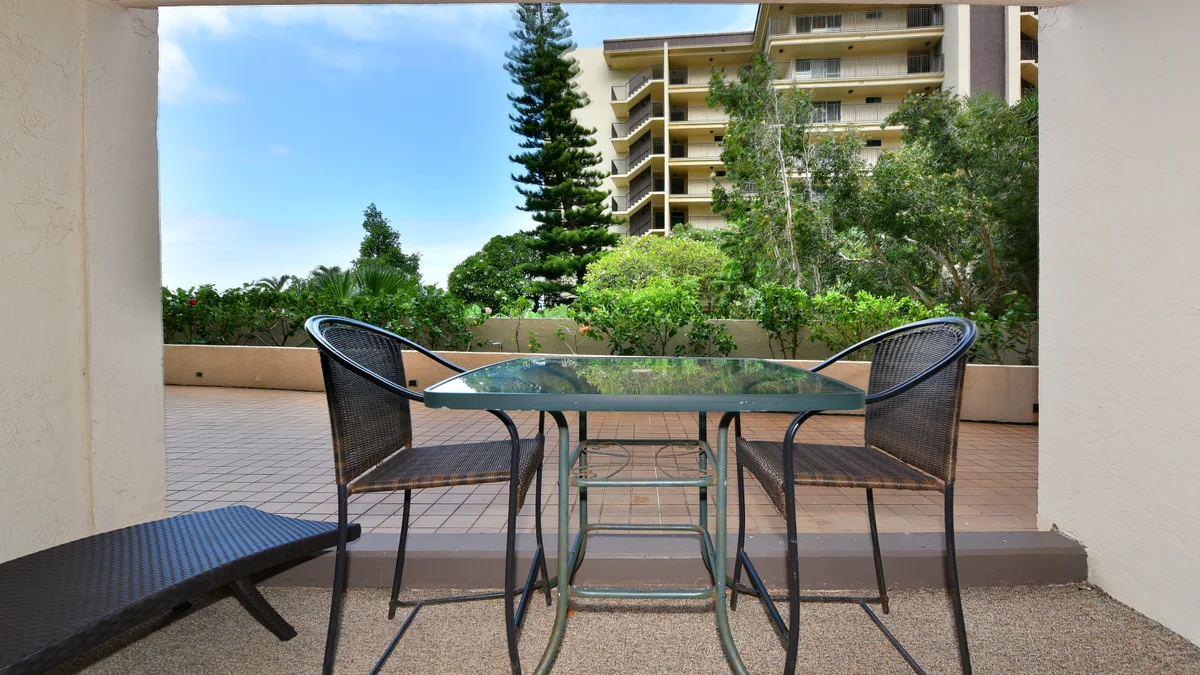 Royal Kahana 104