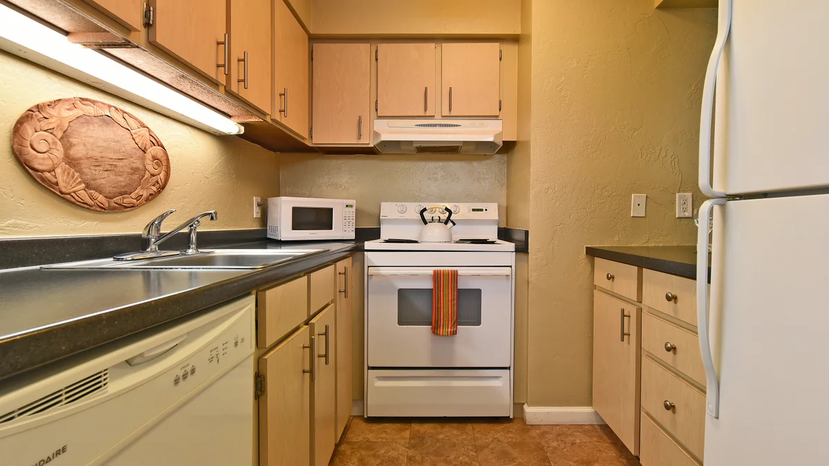 .Royal Kahana 106