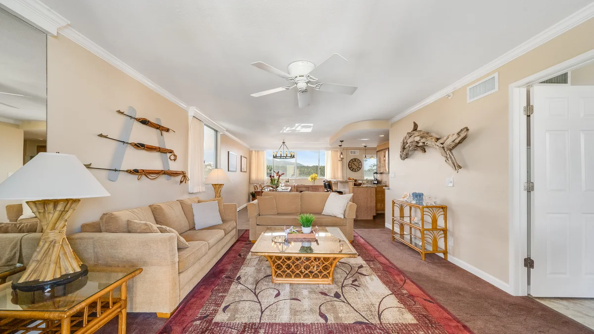 Royal Kahana 701
